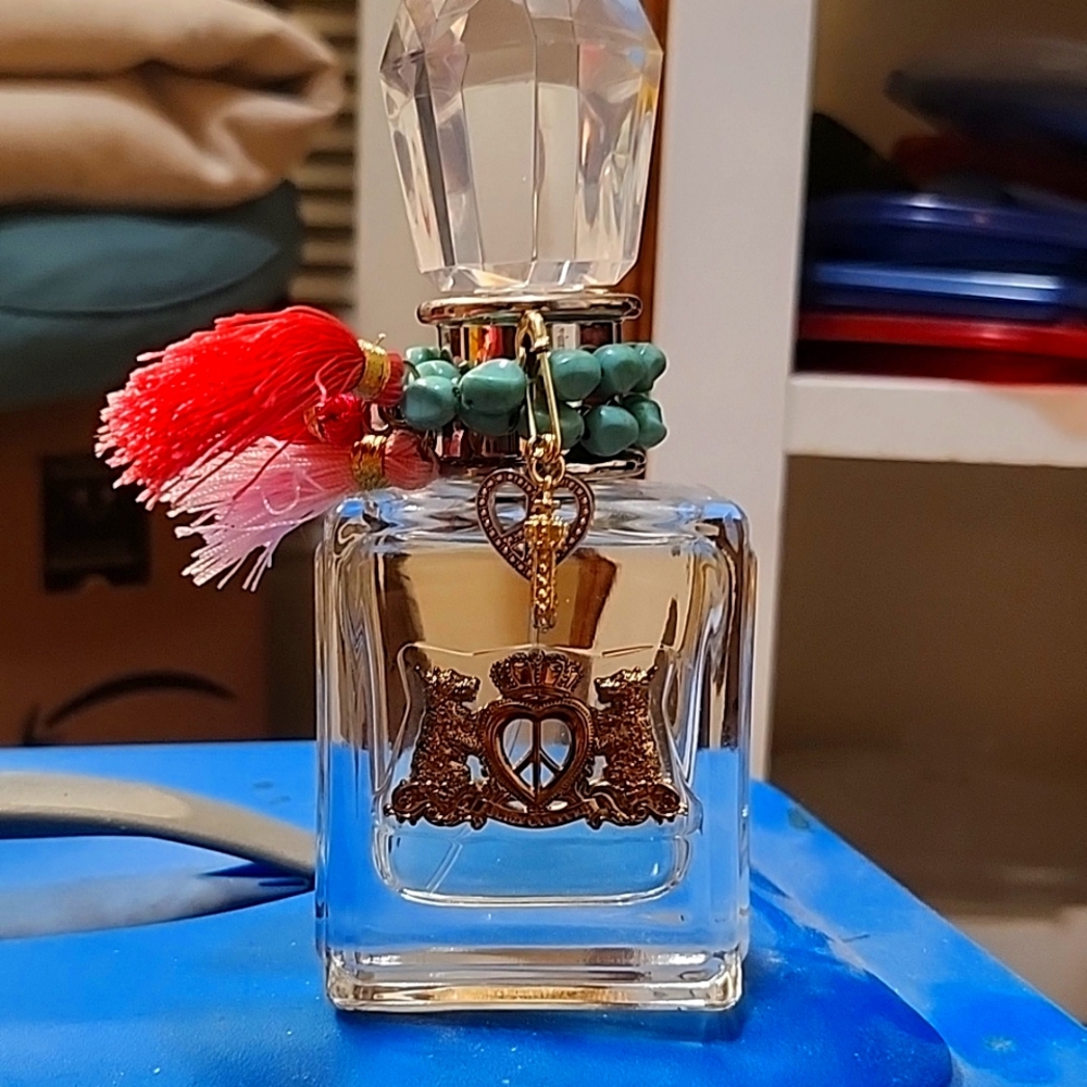 💥PRICED TO SELL💥Juicy Colture Peace✌️ & Love purfume 1.7oz nearly new!